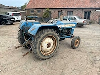 Ford 3000 tweewielaangedreven landbouwtractor oldtimer - afbeelding 14 van  17