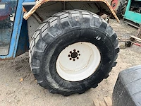 Ford 3000 tweewielaangedreven landbouwtractor oldtimer - afbeelding 4 van  18