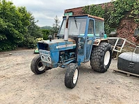 Ford 3000 tweewielaangedreven landbouwtractor oldtimer - afbeelding 11 van  18