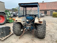 Ford 3000 tweewielaangedreven landbouwtractor oldtimer - afbeelding 17 van  18