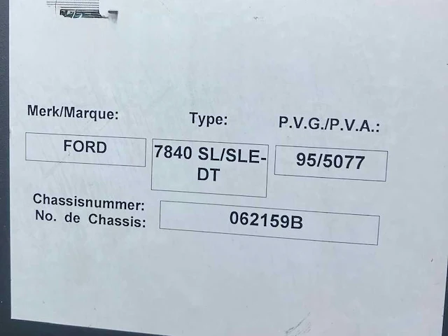 Ford 7840 sl landbouwtractor met diepwoeler en rol - afbeelding 2 van  2