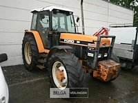 Ford 8240 landbouwtractor - afbeelding 2 van  18