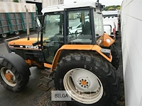 Ford 8240 landbouwtractor - afbeelding 3 van  18
