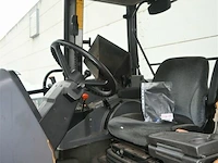 Ford 8240 landbouwtractor - afbeelding 9 van  18