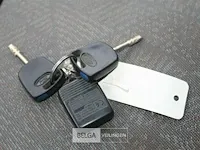 Ford bakwagen met laadklep - afbeelding 2 van  23