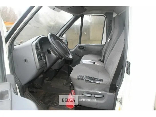 Ford bakwagen met laadklep - afbeelding 20 van  23