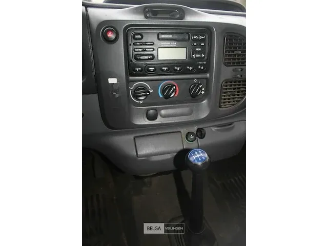 Ford bakwagen met laadklep - afbeelding 21 van  23