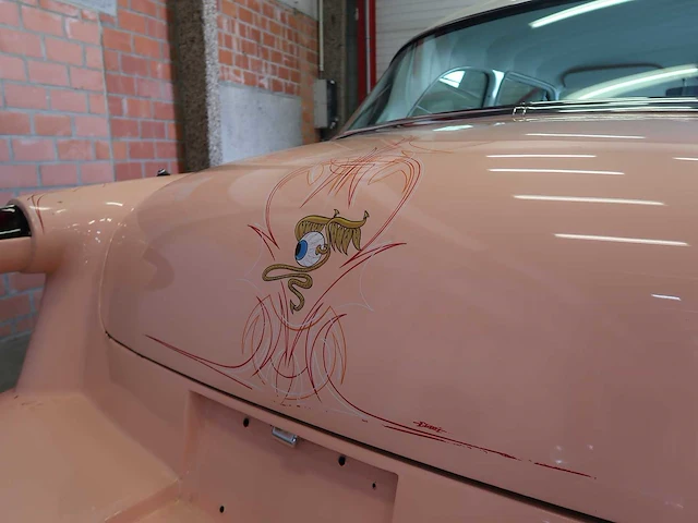 Ford cutom deluxe - afbeelding 15 van  75