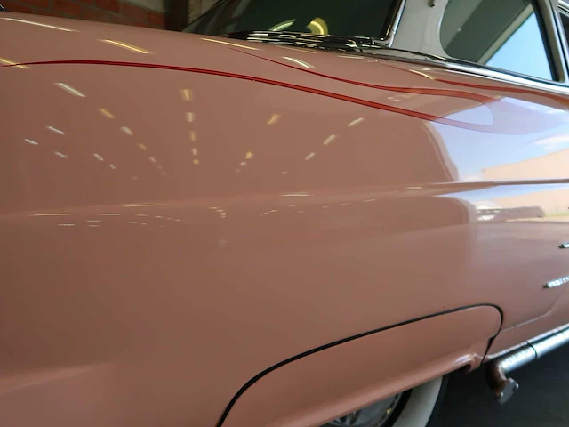 Ford cutom deluxe - afbeelding 17 van  75