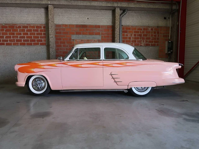 Ford cutom deluxe - afbeelding 1 van  75
