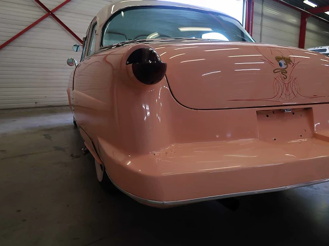 Ford cutom deluxe - afbeelding 27 van  75