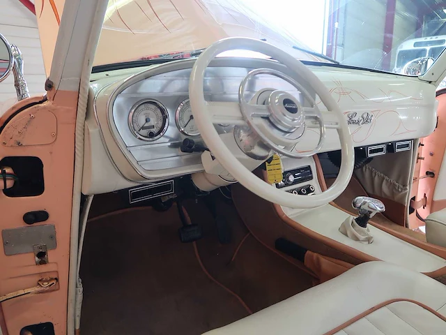 Ford cutom deluxe - afbeelding 56 van  75