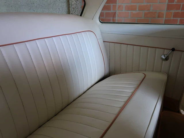 Ford cutom deluxe - afbeelding 59 van  75