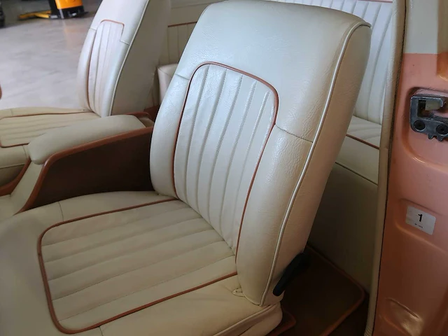 Ford cutom deluxe - afbeelding 62 van  75