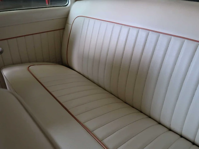 Ford cutom deluxe - afbeelding 63 van  75
