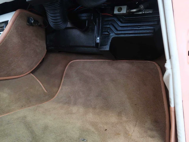 Ford cutom deluxe - afbeelding 67 van  75