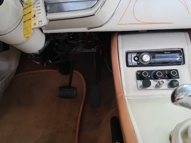 Ford cutom deluxe - afbeelding 69 van  75