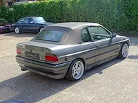 Ford escort cabrio 1.8i (xr-3 style) - afbeelding 34 van  44