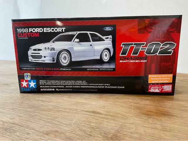 Ford escort custom 1998 rc model maken - afbeelding 2 van  3