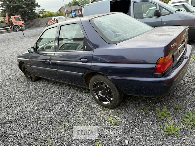 Ford escort (inbeslagname) - afbeelding 4 van  9