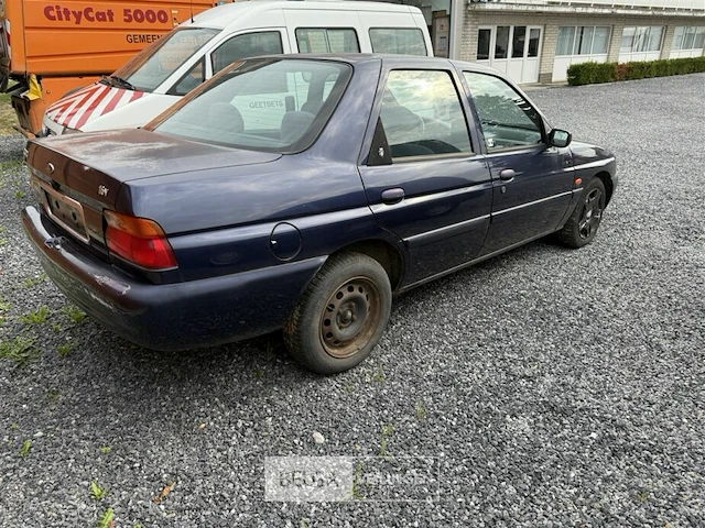 Ford escort (inbeslagname) - afbeelding 5 van  9