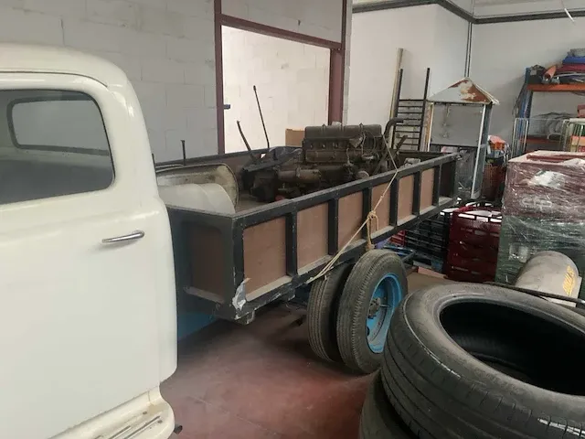 Ford f-4 oldtimer vrachtwagen - afbeelding 10 van  15