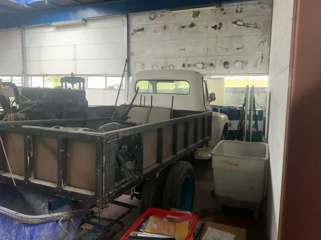 Ford f-4 oldtimer vrachtwagen - afbeelding 15 van  15
