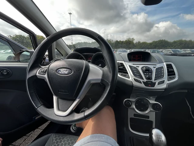 Ford fiesta 1.25i titanium 82,2011 - afbeelding 25 van  27