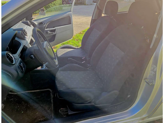 Ford fiesta 1.25i - afbeelding 16 van  37