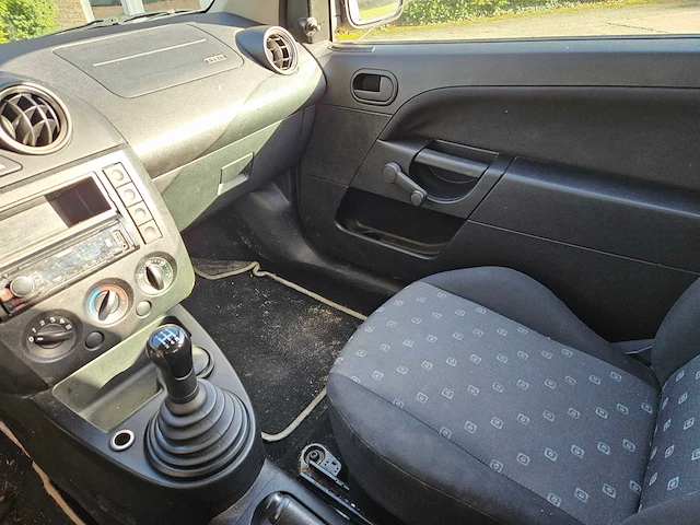 Ford fiesta 1.25i - afbeelding 19 van  37