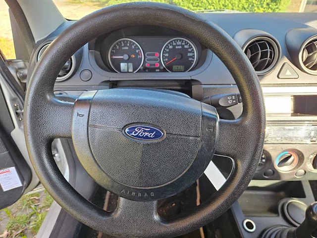 Ford fiesta 1.25i - afbeelding 21 van  37