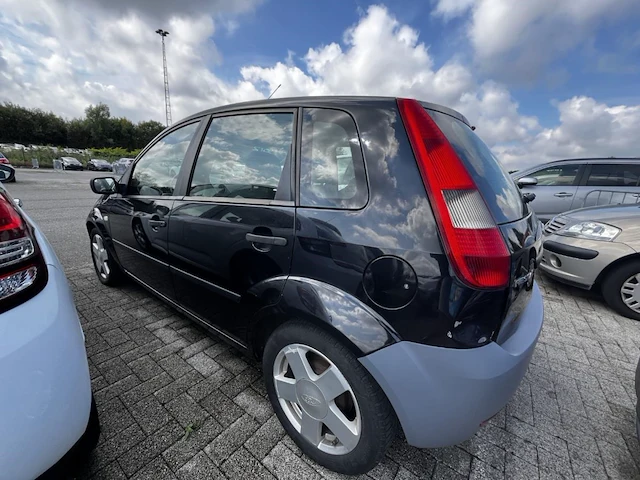 Ford fiesta 1.3i ambiente 70,2005 - afbeelding 28 van  31
