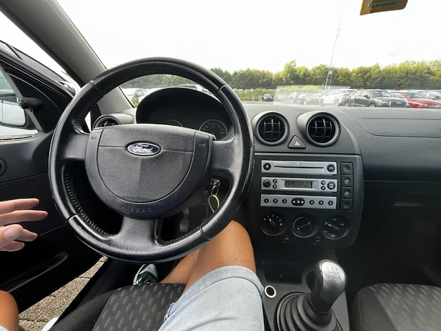 Ford fiesta 1.3i ambiente 70,2005 - afbeelding 30 van  31