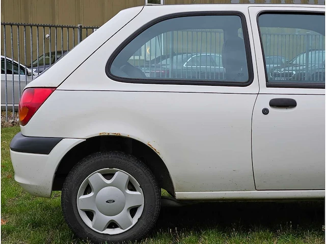 Ford fiesta 1.3i - afbeelding 4 van  40