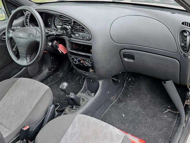 Ford fiesta 1.3i - afbeelding 7 van  40