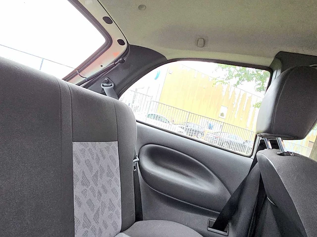Ford fiesta 1.3i - afbeelding 13 van  40