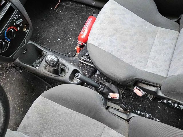 Ford fiesta 1.3i - afbeelding 20 van  40