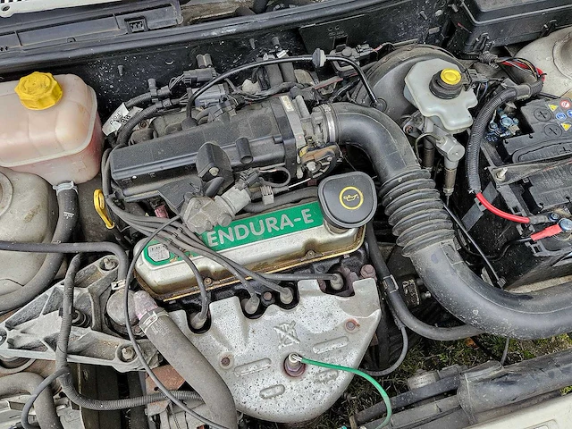 Ford fiesta 1.3i - afbeelding 30 van  40
