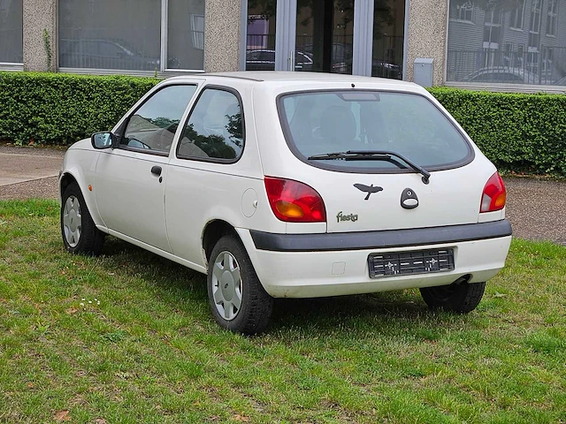 Ford fiesta 1.3i - afbeelding 23 van  40