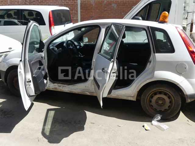 Ford fiesta auto - afbeelding 22 van  31