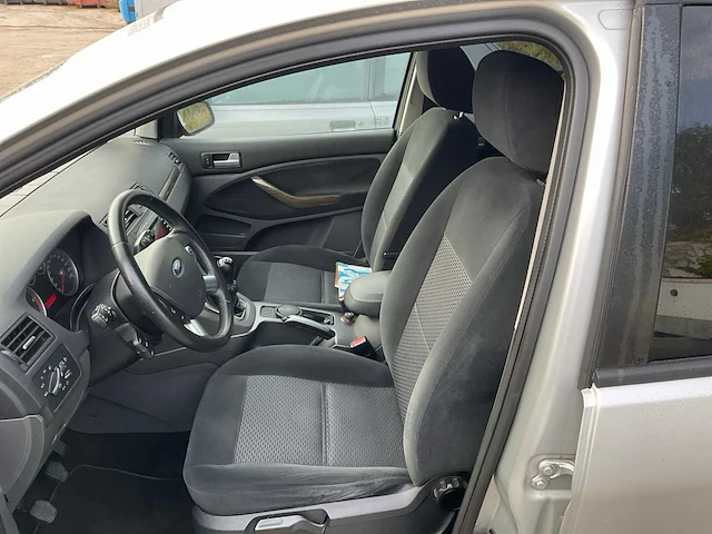 Ford focus c-max personenauto - afbeelding 9 van  13