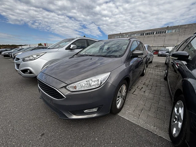 Ford focus clipper trend ecoboost 100,2015 - afbeelding 1 van  30