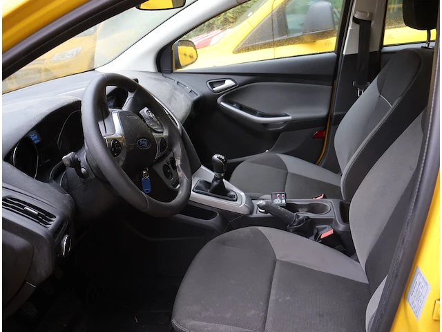 Ford focus – wf0lxxgcbldc63214 – 2013 - afbeelding 13 van  16