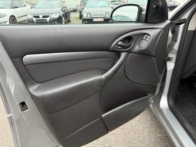 Ford focus,2004 - afbeelding 21 van  24