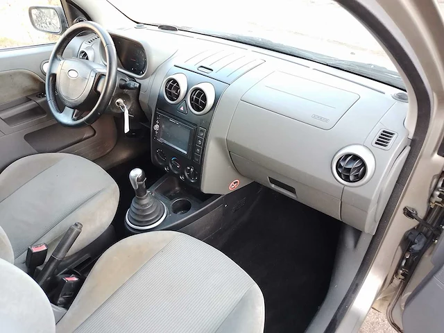 Ford fusion - 2003 - afbeelding 9 van  21