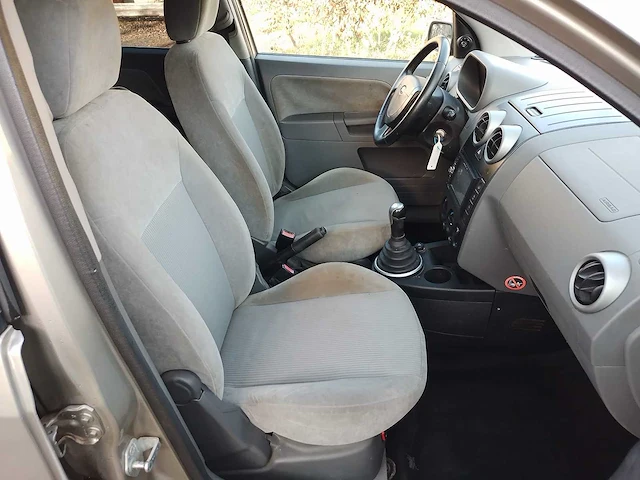 Ford fusion - 2003 - afbeelding 10 van  21