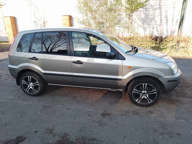 Ford fusion - 2003 - afbeelding 18 van  21
