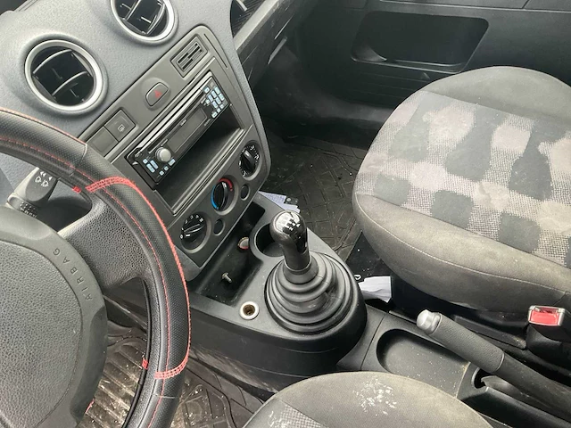 Ford fusion personenauto - afbeelding 13 van  13