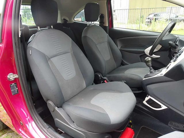 Ford ka 1.3 tdci - afbeelding 13 van  48
