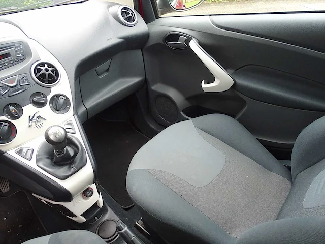 Ford ka 1.3 tdci - afbeelding 28 van  48